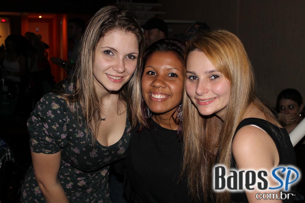 Sertanejo na noite de sábado do Santa Olívia Sertanejo na noite de sábado do Santa Olívia