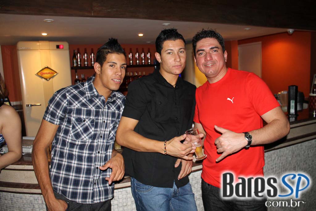 Sertanejo na noite de sábado do Santa Olívia Sertanejo na noite de sábado do Santa Olívia