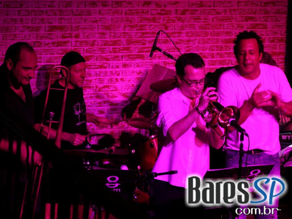 Banda Oito do Bem (Derico - Programa do Jô) no The Orleans Banda Oito do Bem (Derico - Programa do Jô) no The Orleans