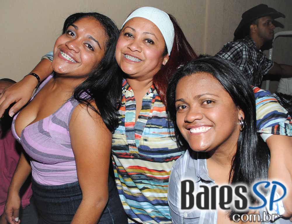 Santa Olívia recebeu noite Sertaneja Santa Olívia recebeu noite Sertaneja