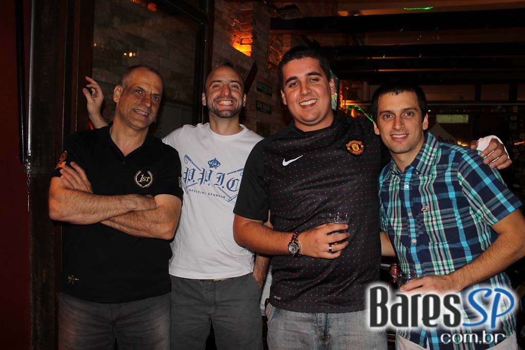 Muita animação na sexta-feira do Bar do Santa Muita animação na sexta-feira do Bar do Santa