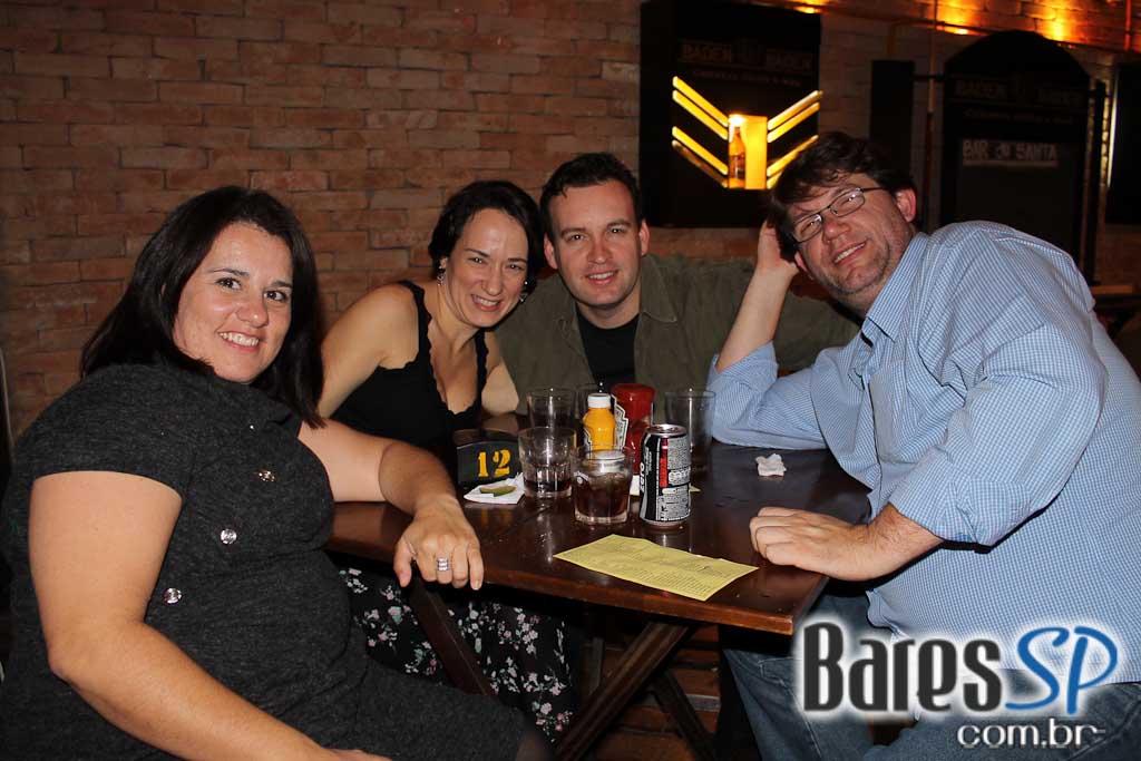 Muita animação na sexta-feira do Bar do Santa Muita animação na sexta-feira do Bar do Santa