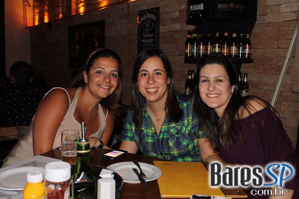 Muita animação na sexta-feira do Bar do Santa Muita animação na sexta-feira do Bar do Santa