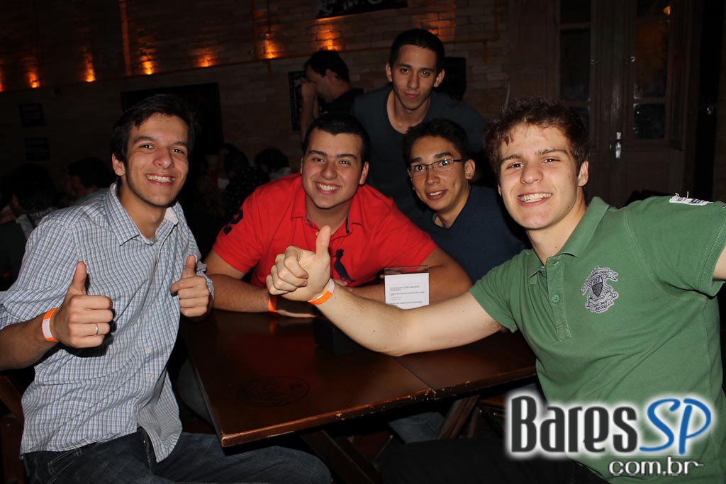 Muita animação na sexta-feira do Bar do Santa Muita animação na sexta-feira do Bar do Santa