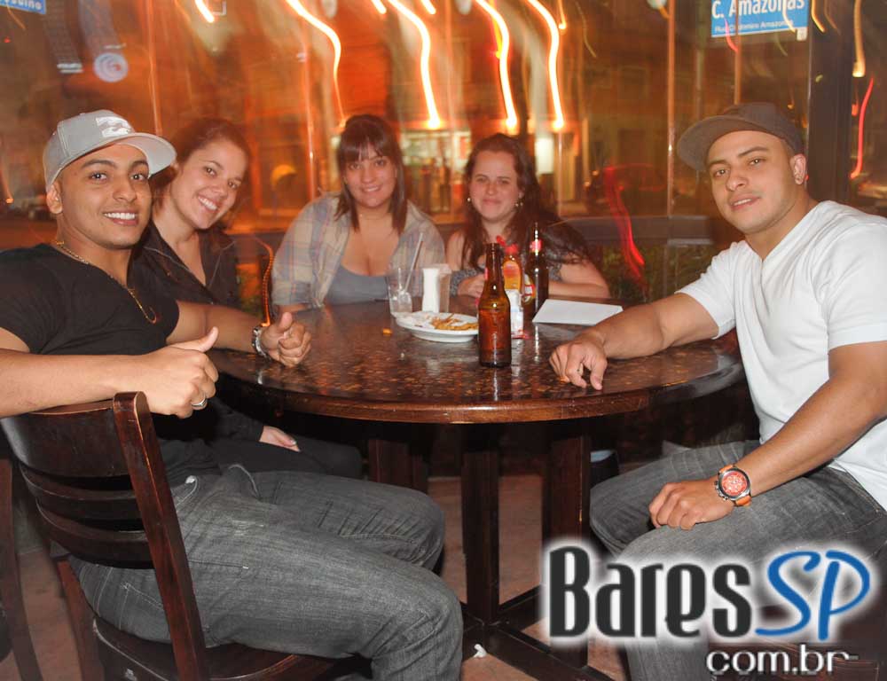 Cardozo Bar teve festa Micareta Sertaneja com a dupla Roger e Eduardo e o grupo SB5 Cardozo Bar teve festa Micareta Sertaneja com a dupla Roger e Eduardo e o grupo SB5