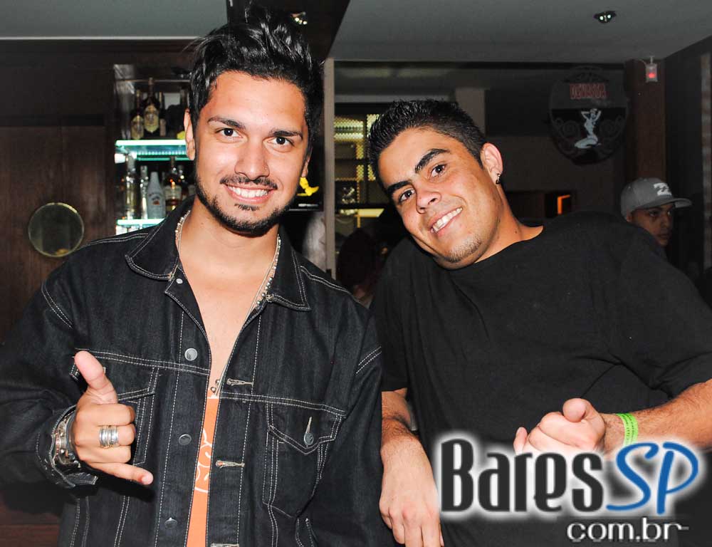 Cardozo Bar teve festa Micareta Sertaneja com a dupla Roger e Eduardo e o grupo SB5 Cardozo Bar teve festa Micareta Sertaneja com a dupla Roger e Eduardo e o grupo SB5