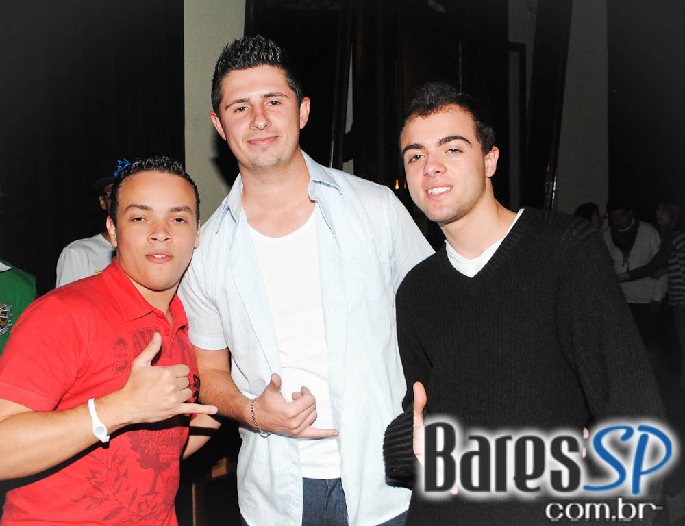 Cardozo Bar teve festa Micareta Sertaneja com a dupla Roger e Eduardo e o grupo SB5 Cardozo Bar teve festa Micareta Sertaneja com a dupla Roger e Eduardo e o grupo SB5