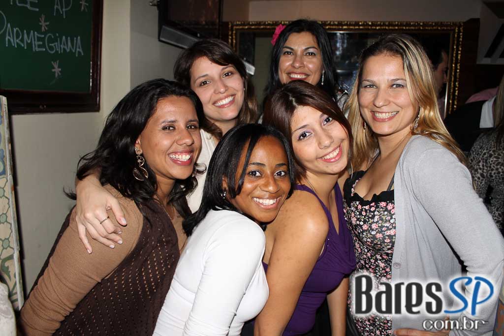 Ito Moreno se apresentou no Barnaldo Lucrécia Ito Moreno se apresentou no Barnaldo Lucrécia