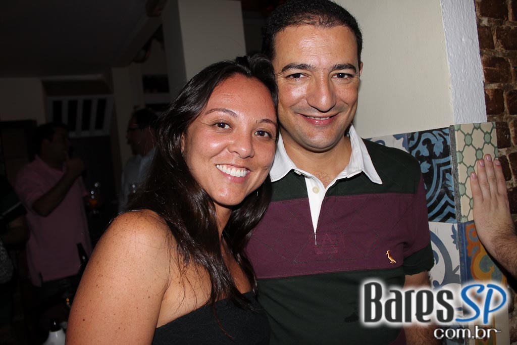 Ito Moreno se apresentou no Barnaldo Lucrécia Ito Moreno se apresentou no Barnaldo Lucrécia