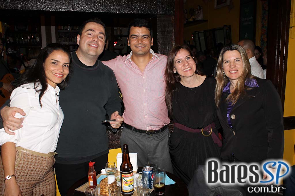 Ito Moreno se apresentou no Barnaldo Lucrécia Ito Moreno se apresentou no Barnaldo Lucrécia