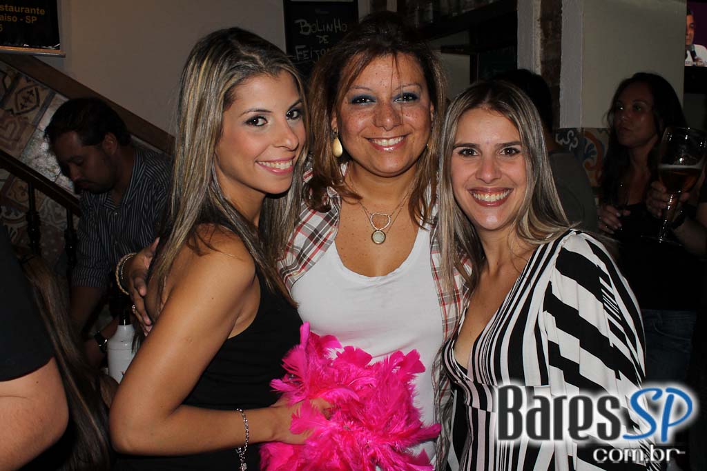 Ito Moreno se apresentou no Barnaldo Lucrécia Ito Moreno se apresentou no Barnaldo Lucrécia