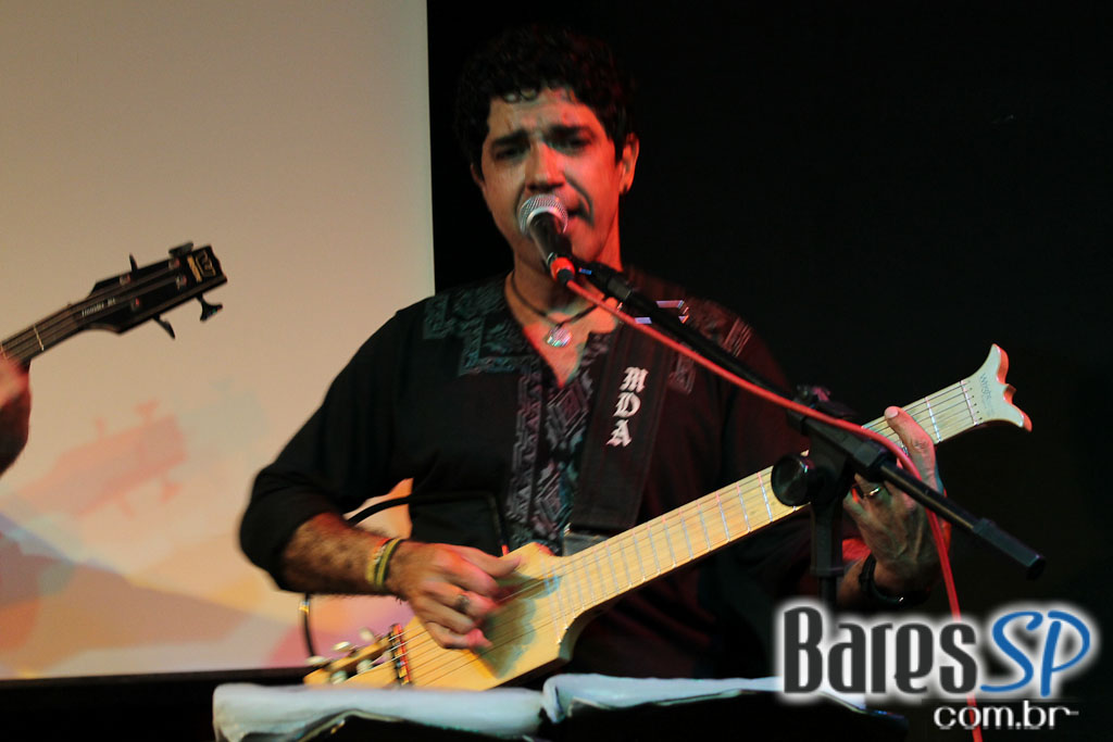 Ito Moreno se apresentou no Barnaldo Lucrécia Ito Moreno se apresentou no Barnaldo Lucrécia