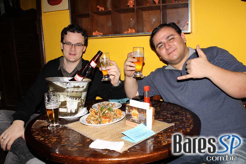 Ito Moreno se apresentou no Barnaldo Lucrécia Ito Moreno se apresentou no Barnaldo Lucrécia