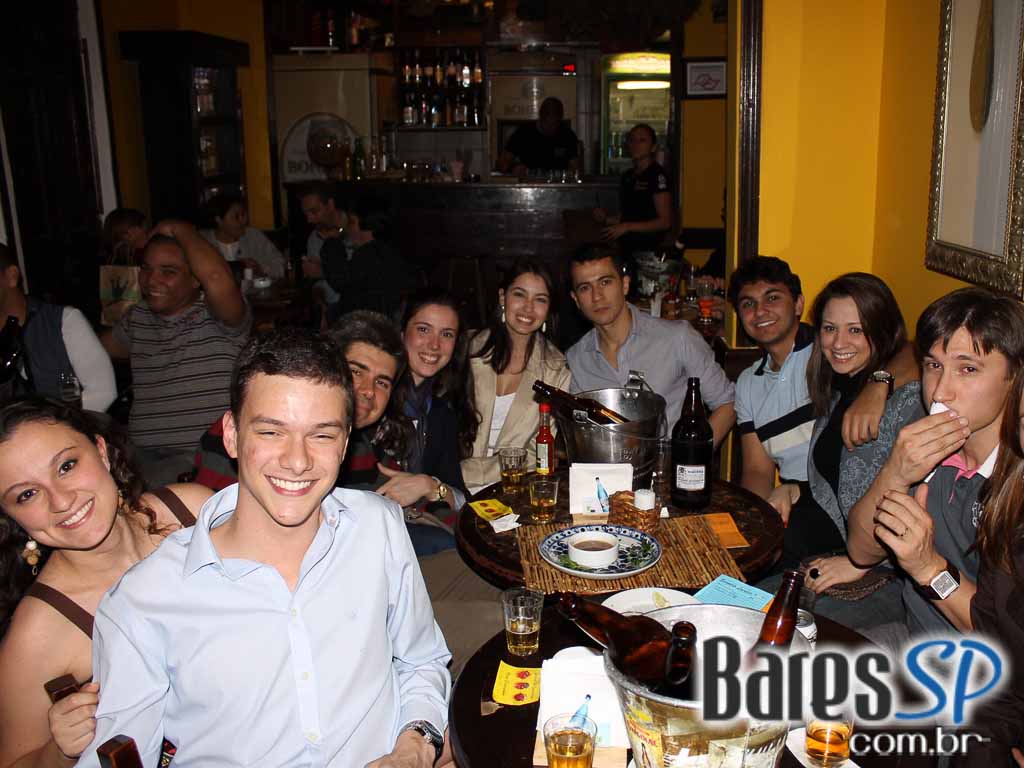 Ito Moreno se apresentou no Barnaldo Lucrécia Ito Moreno se apresentou no Barnaldo Lucrécia