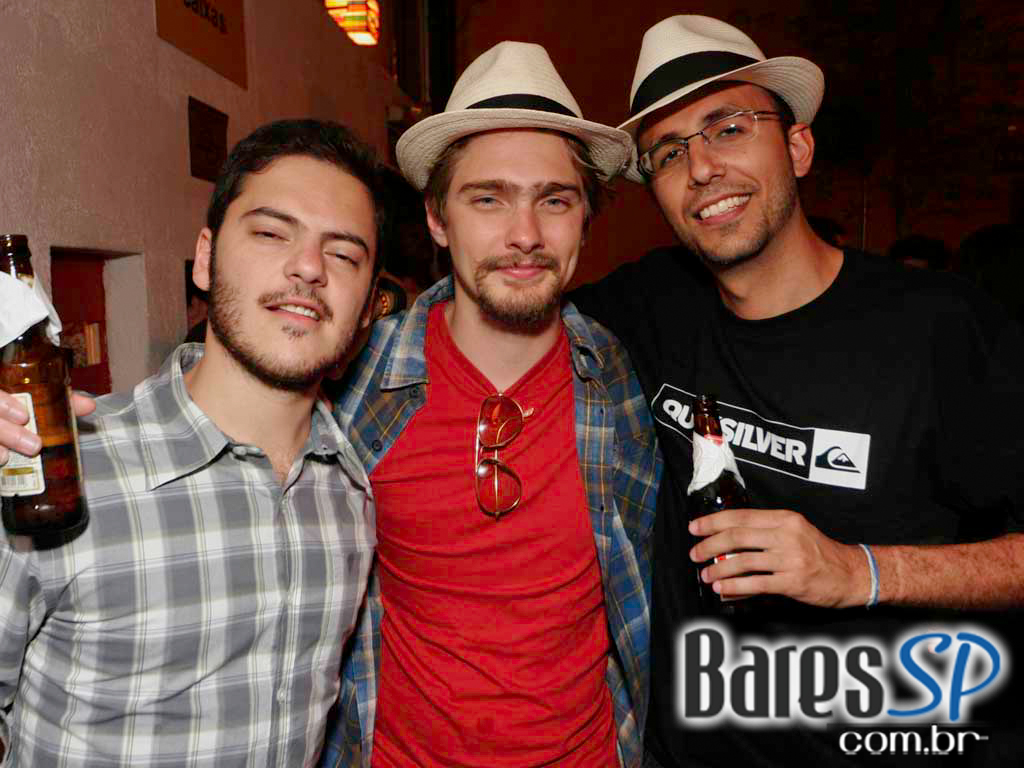 Grupo Farufyno apresentou muito samba-rock no bar & danceteria Diquinta Grupo Farufyno apresentou muito samba-rock no bar & danceteria Diquinta