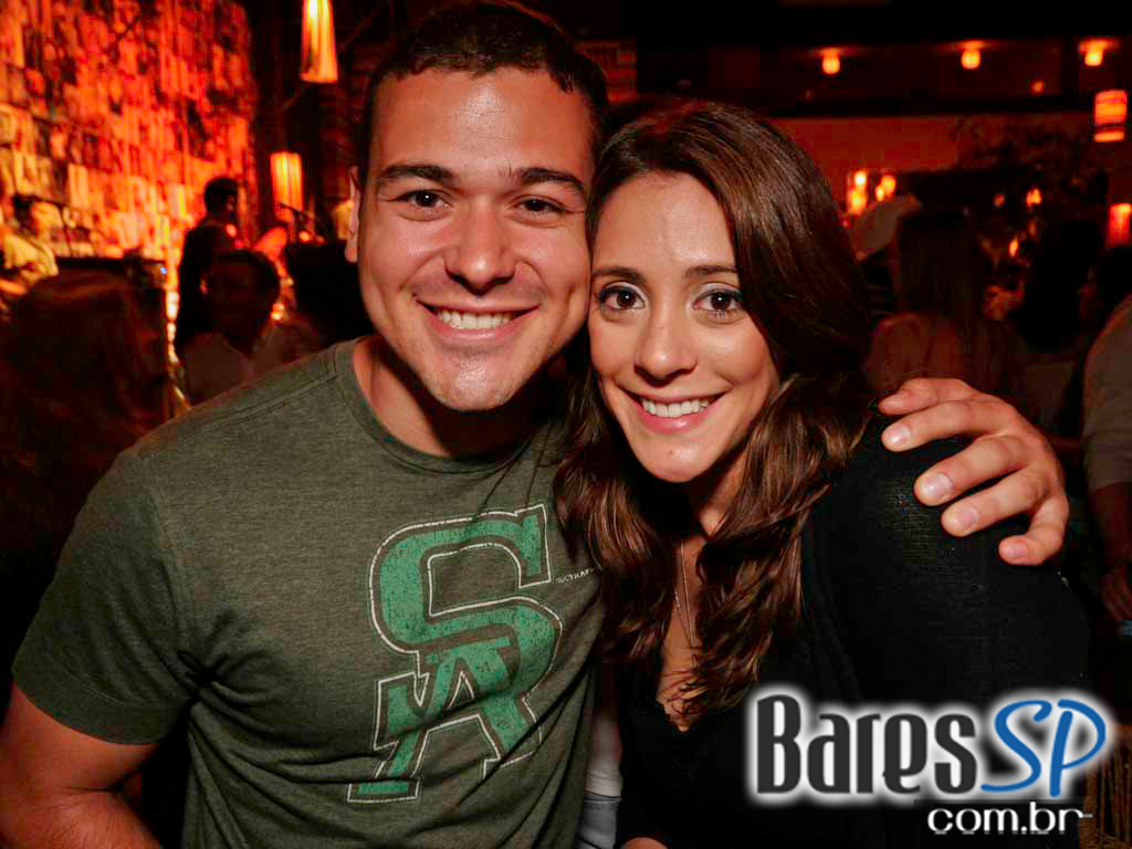 Grupo Farufyno apresentou muito samba-rock no bar & danceteria Diquinta Grupo Farufyno apresentou muito samba-rock no bar & danceteria Diquinta