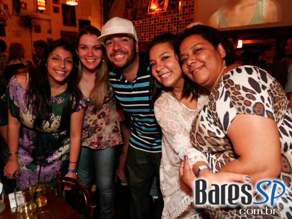 Grupo Farufyno apresentou muito samba-rock no bar & danceteria Diquinta Grupo Farufyno apresentou muito samba-rock no bar & danceteria Diquinta