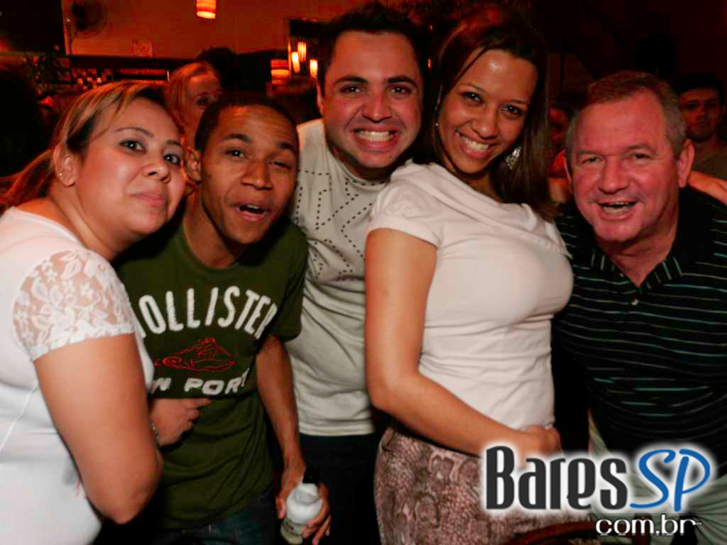 Grupo Farufyno apresentou muito samba-rock no bar & danceteria Diquinta Grupo Farufyno apresentou muito samba-rock no bar & danceteria Diquinta