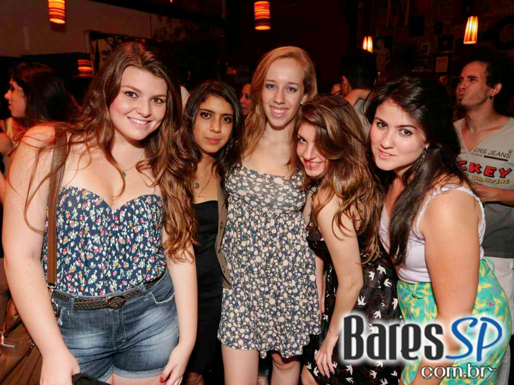 Grupo Farufyno apresentou muito samba-rock no bar & danceteria Diquinta Grupo Farufyno apresentou muito samba-rock no bar & danceteria Diquinta