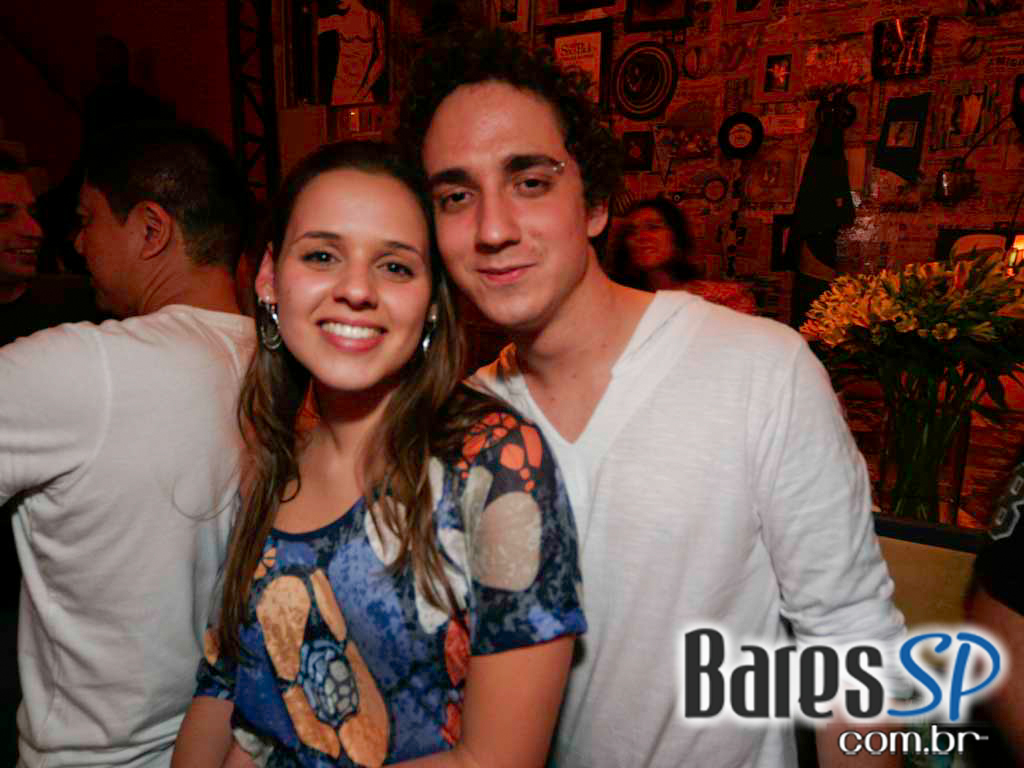 Grupo Farufyno apresentou muito samba-rock no bar & danceteria Diquinta Grupo Farufyno apresentou muito samba-rock no bar & danceteria Diquinta