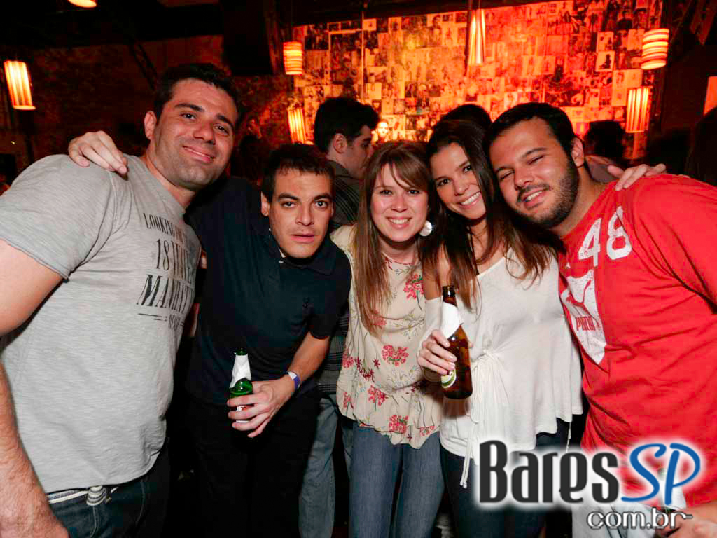 Grupo Farufyno apresentou muito samba-rock no bar & danceteria Diquinta Grupo Farufyno apresentou muito samba-rock no bar & danceteria Diquinta