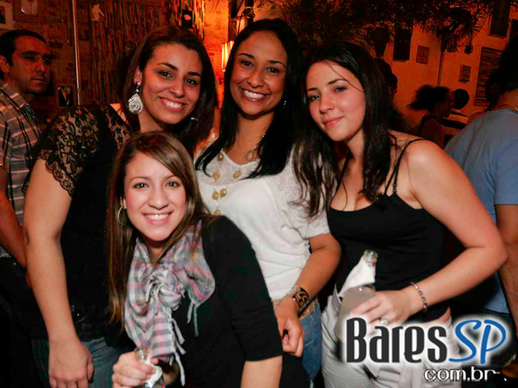 Grupo Farufyno apresentou muito samba-rock no bar & danceteria Diquinta Grupo Farufyno apresentou muito samba-rock no bar & danceteria Diquinta