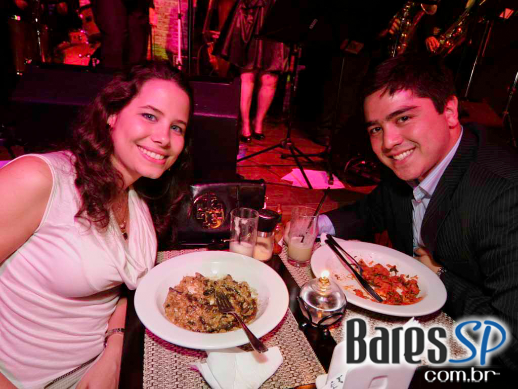 The Orleans recebeu a animada apresentação do grupo Kings de la Noche The Orleans recebeu a animada apresentação do grupo Kings de la Noche