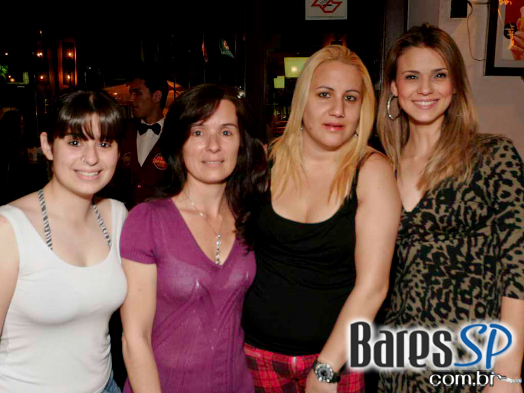 Banda de Pop Rock animou o Aldeia da Vila no sábado Banda de Pop Rock animou o Aldeia da Vila no sábado