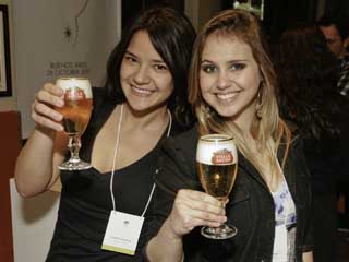 Botica do Quintana recebeu evento da Stella Artois com detalhes do campeonato de tirador de chope