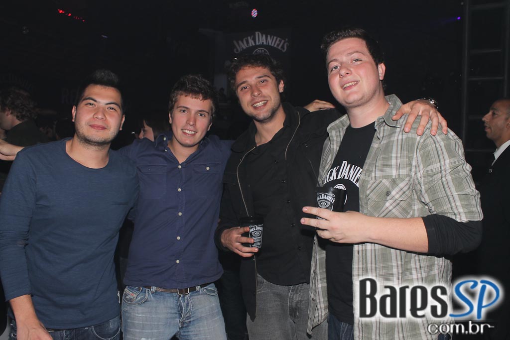 Aniversário de Mr. Jack com show da banda Tokyo Police Club Aniversário de Mr. Jack com show da banda Tokyo Police Club