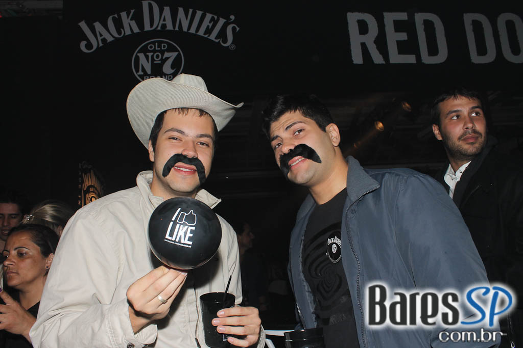 Aniversário de Mr. Jack com show da banda Tokyo Police Club Aniversário de Mr. Jack com show da banda Tokyo Police Club