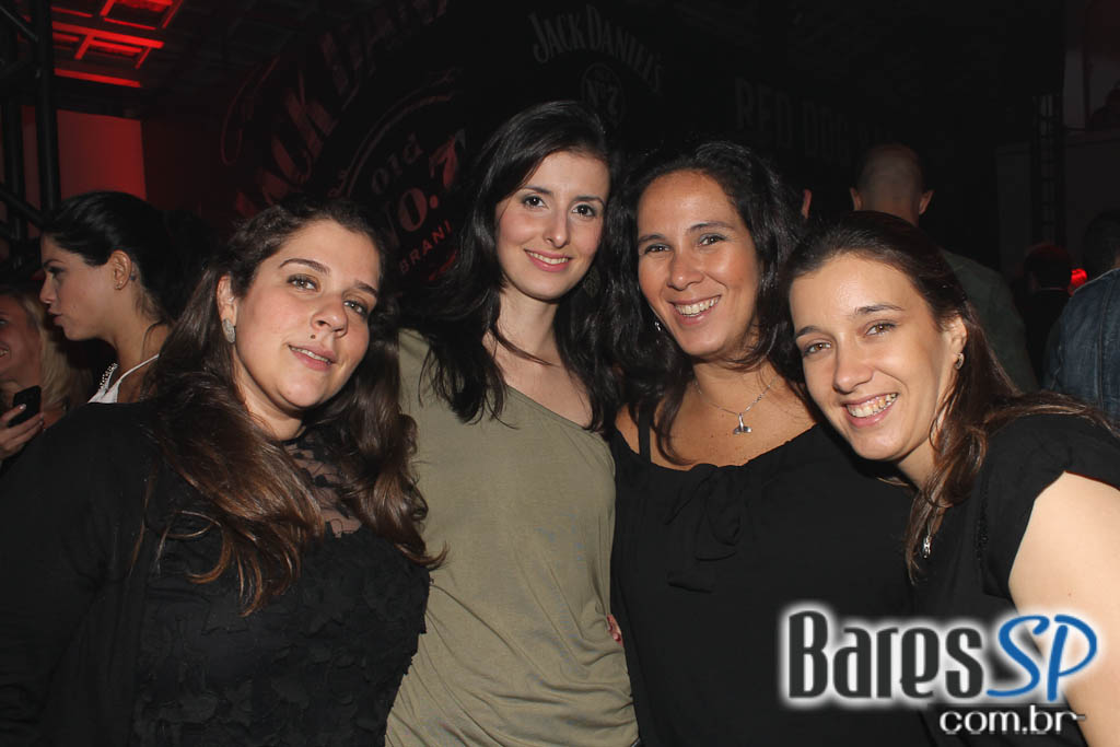 Aniversário de Mr. Jack com show da banda Tokyo Police Club Aniversário de Mr. Jack com show da banda Tokyo Police Club