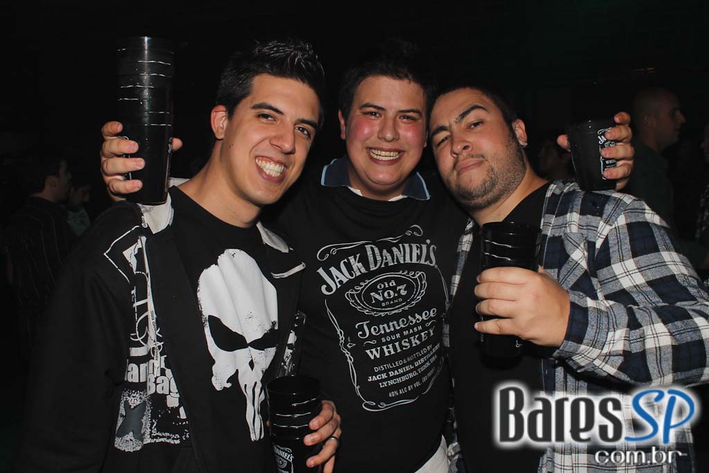 Aniversário de Mr. Jack com show da banda Tokyo Police Club Aniversário de Mr. Jack com show da banda Tokyo Police Club