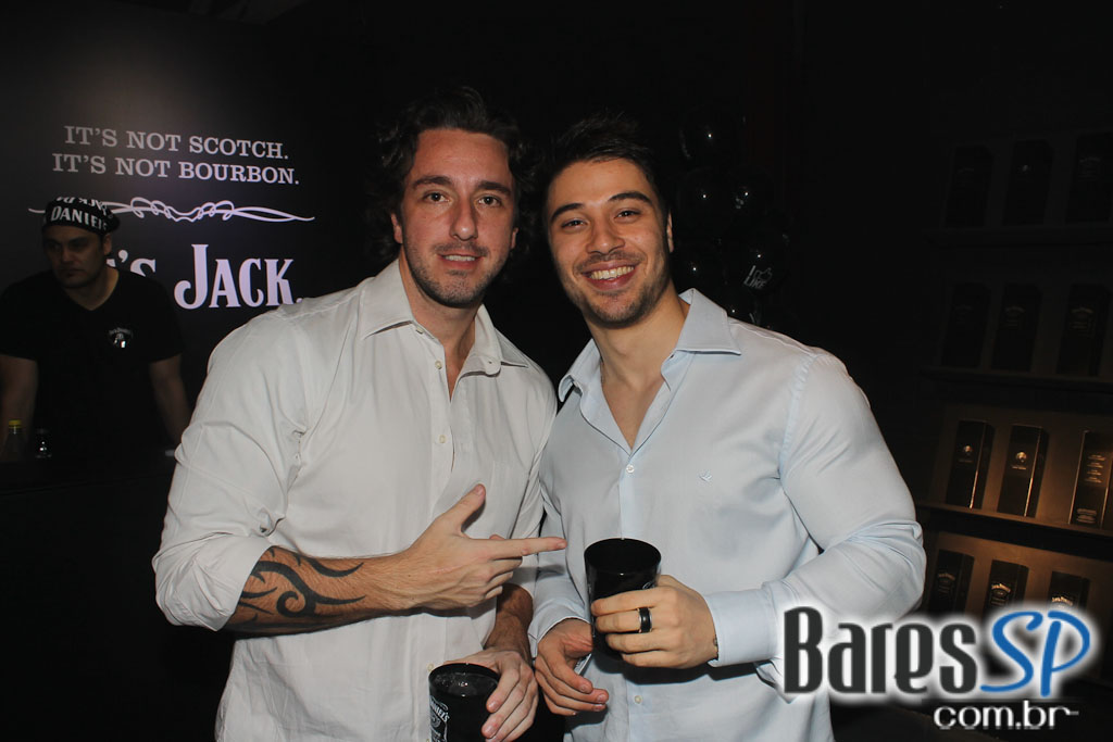 Aniversário de Mr. Jack com show da banda Tokyo Police Club Aniversário de Mr. Jack com show da banda Tokyo Police Club