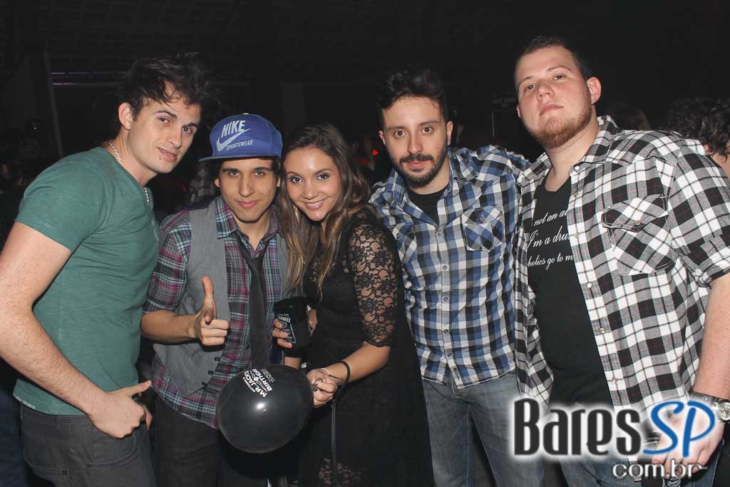 Aniversário de Mr. Jack com show da banda Tokyo Police Club Aniversário de Mr. Jack com show da banda Tokyo Police Club