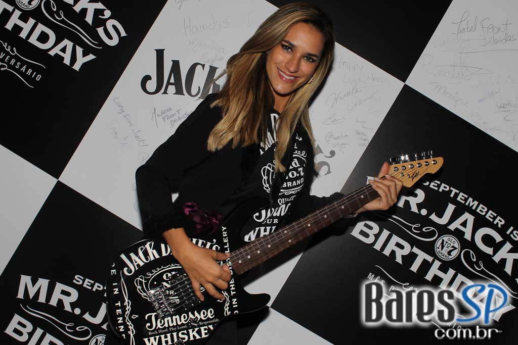 Aniversário de Mr. Jack com show da banda Tokyo Police Club Aniversário de Mr. Jack com show da banda Tokyo Police Club