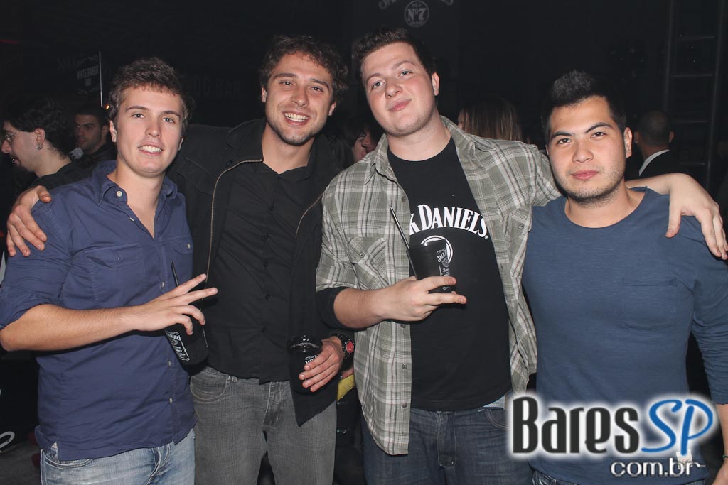 Aniversário de Mr. Jack com show da banda Tokyo Police Club Aniversário de Mr. Jack com show da banda Tokyo Police Club