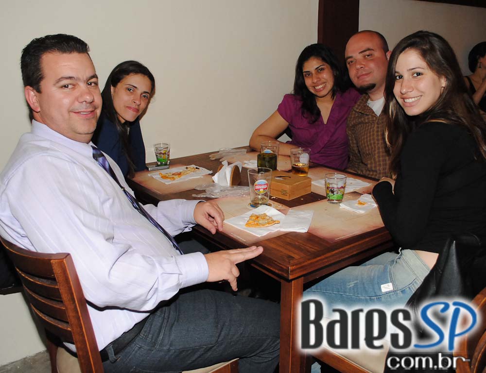 Villa Roma Pizzaria abriu portas e trouxe a Zona Leste uma pizza diferente Villa Roma Pizzaria abriu portas e trouxe a Zona Leste uma pizza diferente