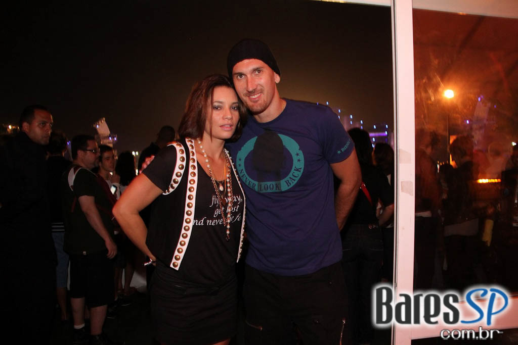 Rock brasileiro e internacional agitaram o penúltimo dia do Rock In Rio 2011 Rock brasileiro e internacional agitaram o penúltimo dia do Rock In Rio 2011