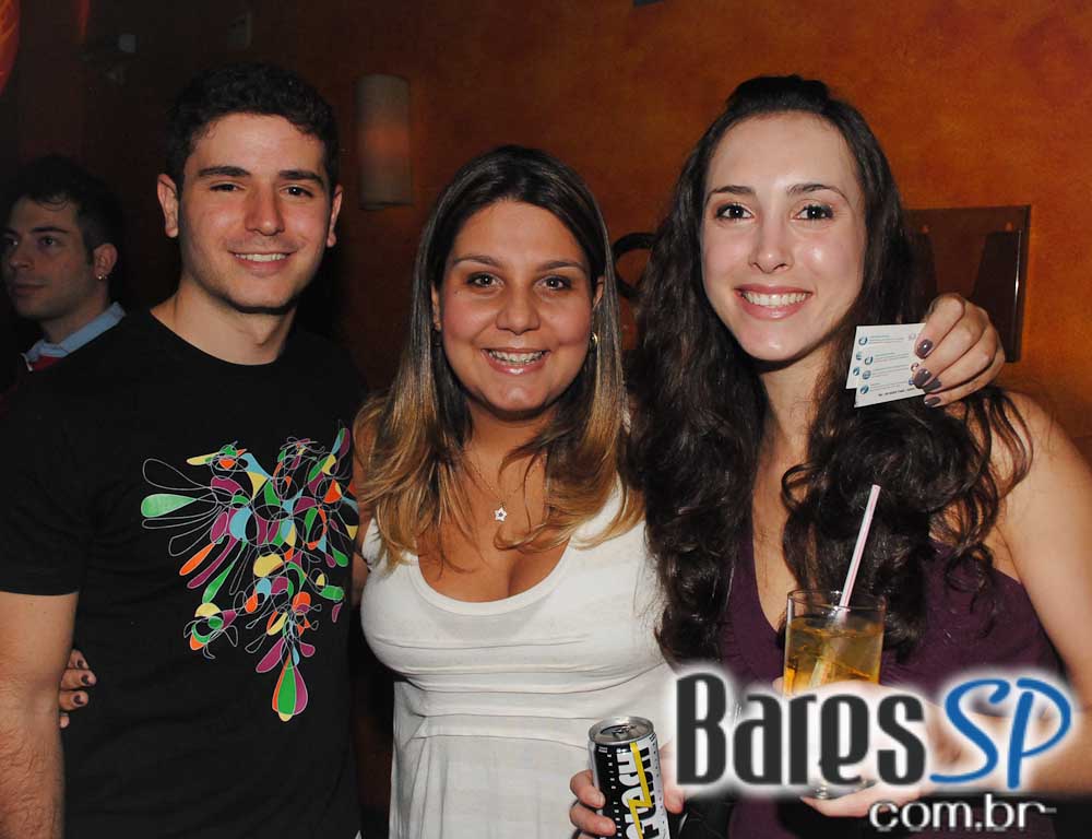 Bar BarO recebeu bandas Bubbles e Monk, na noite de sábado Bar BarO recebeu bandas Bubbles e Monk, na noite de sábado