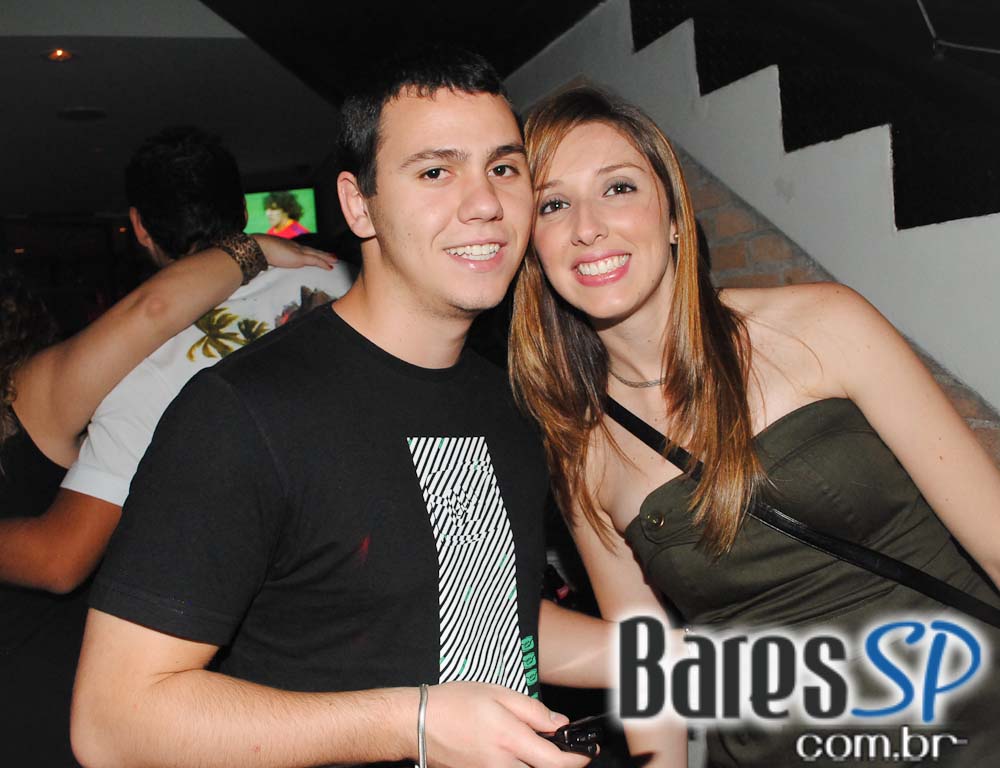 Bar BarO recebeu bandas Bubbles e Monk, na noite de sábado Bar BarO recebeu bandas Bubbles e Monk, na noite de sábado