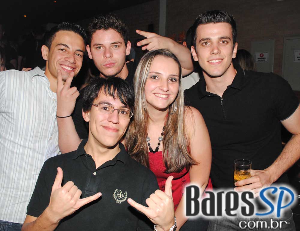 Bar BarO recebeu bandas Bubbles e Monk, na noite de sábado Bar BarO recebeu bandas Bubbles e Monk, na noite de sábado