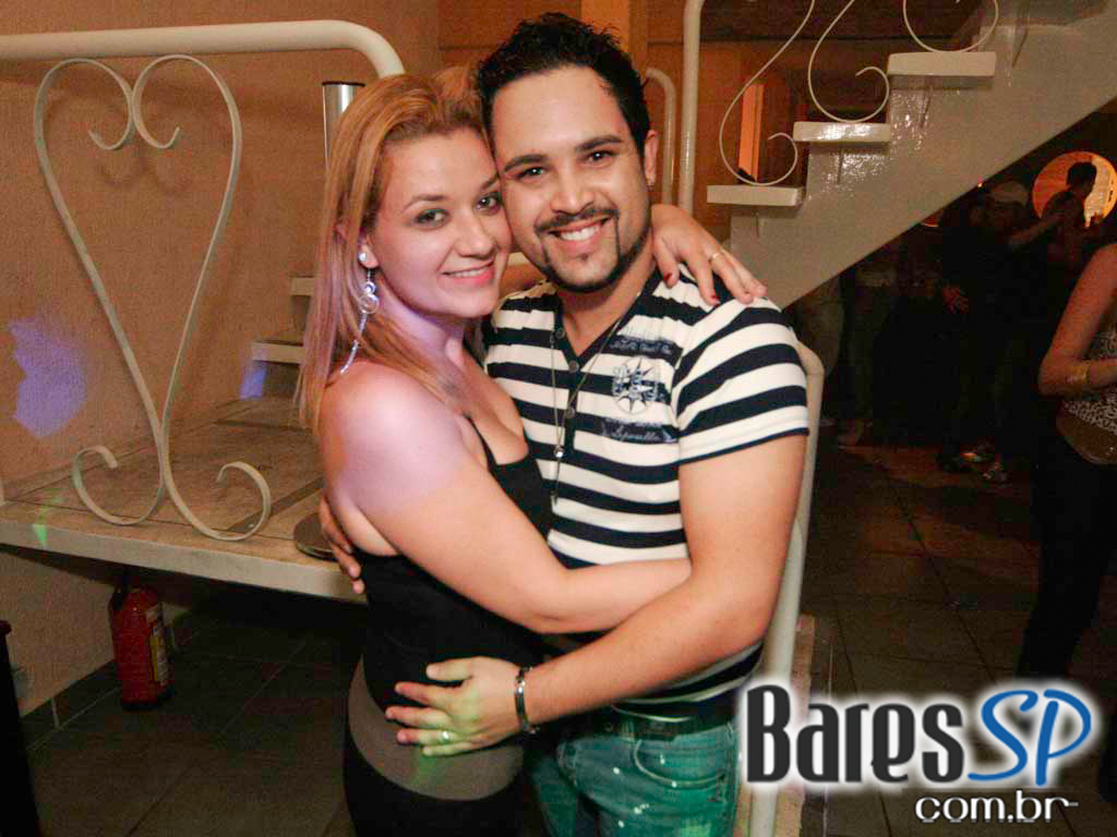 Sertanejo na noite de sábado do Santa Olívia Sertanejo na noite de sábado do Santa Olívia