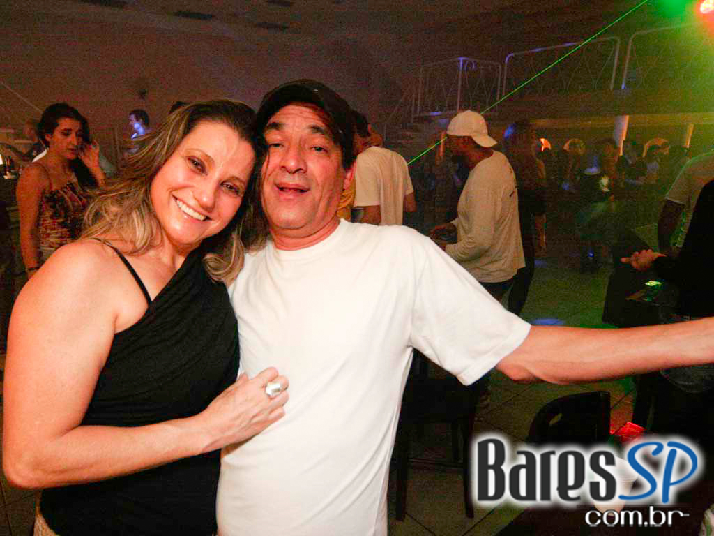 Sertanejo na noite de sábado do Santa Olívia Sertanejo na noite de sábado do Santa Olívia