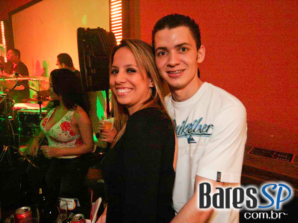 Sertanejo na noite de sábado do Santa Olívia Sertanejo na noite de sábado do Santa Olívia