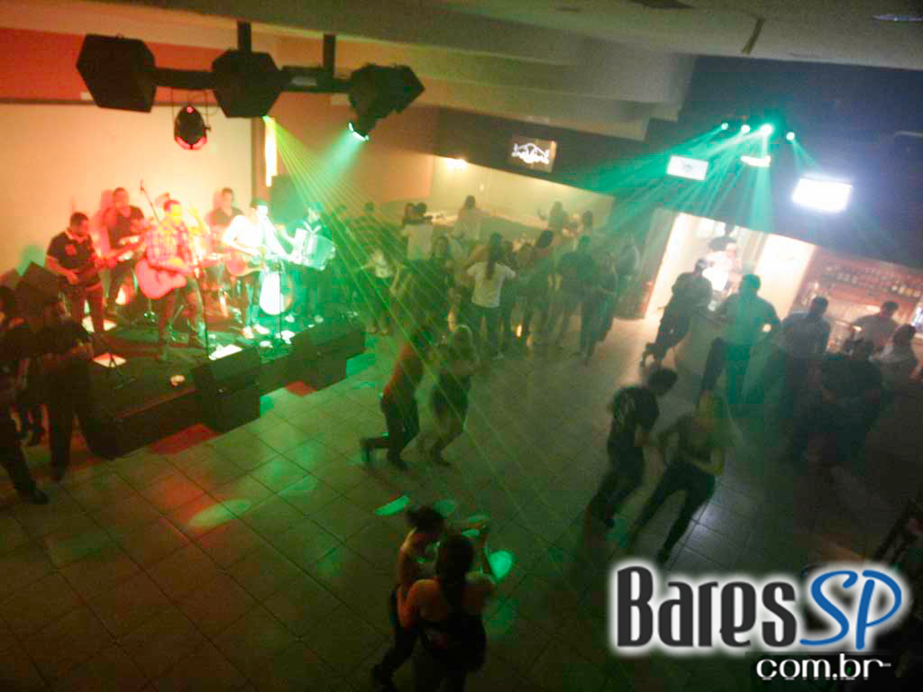 Sertanejo na noite de sábado do Santa Olívia Sertanejo na noite de sábado do Santa Olívia