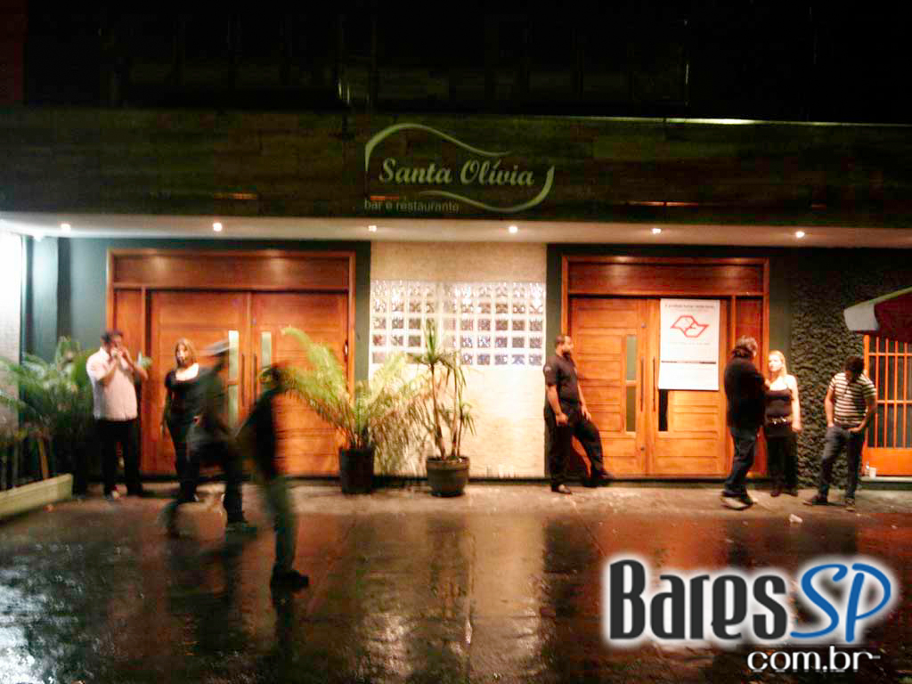 Sertanejo na noite de sábado do Santa Olívia Sertanejo na noite de sábado do Santa Olívia