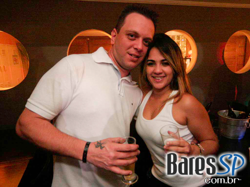 Sertanejo na noite de sábado do Santa Olívia Sertanejo na noite de sábado do Santa Olívia