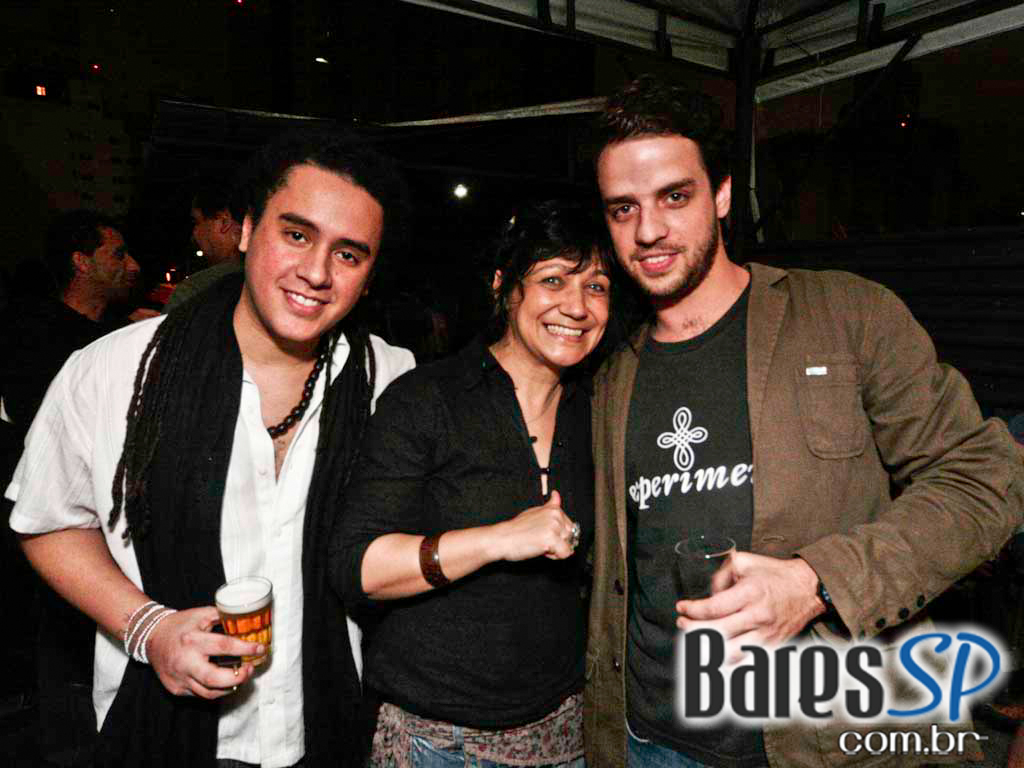 Espaço Urucum apresentou grupo Loungetude 46 e Haroldo Oliveira Espaço Urucum apresentou grupo Loungetude 46 e Haroldo Oliveira
