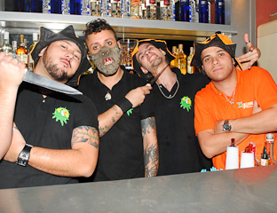 SEXTA DU CARIBE COM KELLY MOORE E BANDA, DJ RENNÊ E PROF. ZÉ MARIO no Xcaret